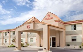 Ramada By Wyndham Angola/Fremont Area